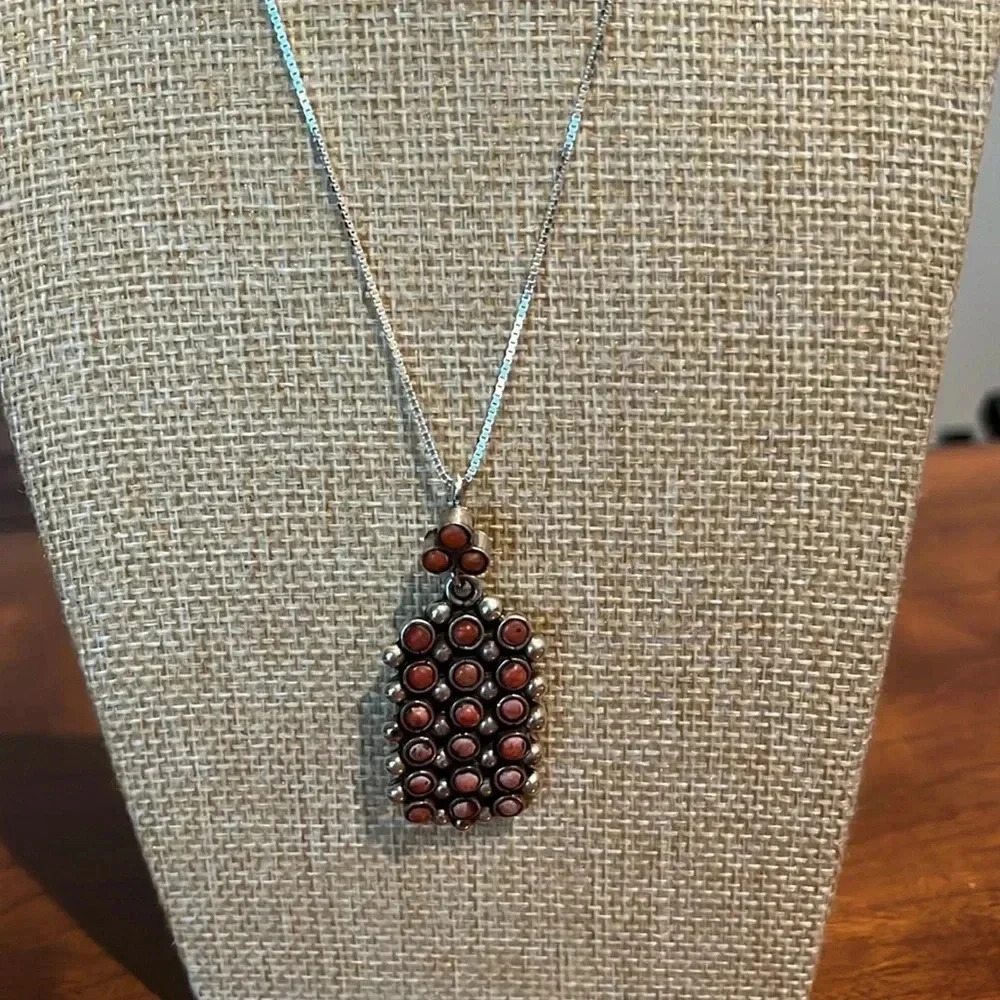 Vintage 925 Silver Beaded Coral Pendant on New 20" Sterling Box Chain - Picture 2 of 8